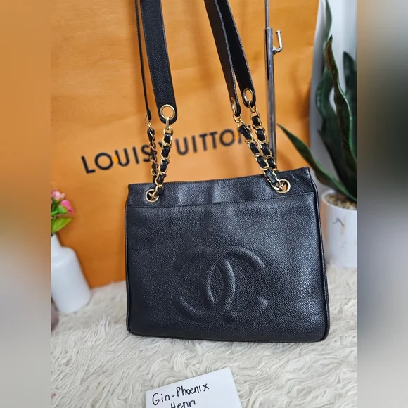 Chanel Caviar Leather Shoulder Bag - Picture 3 of 16